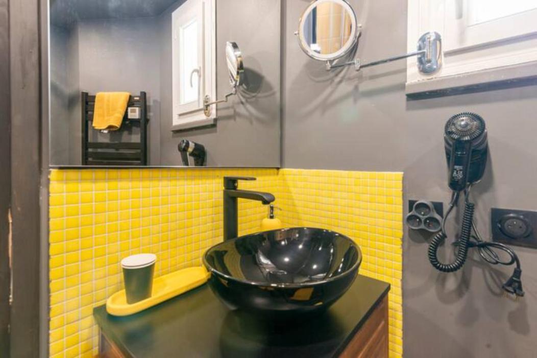 Black & Y'Hello T2 : Wifi/Parking/ 5' Centre-Ville 昂古莱姆 外观 照片